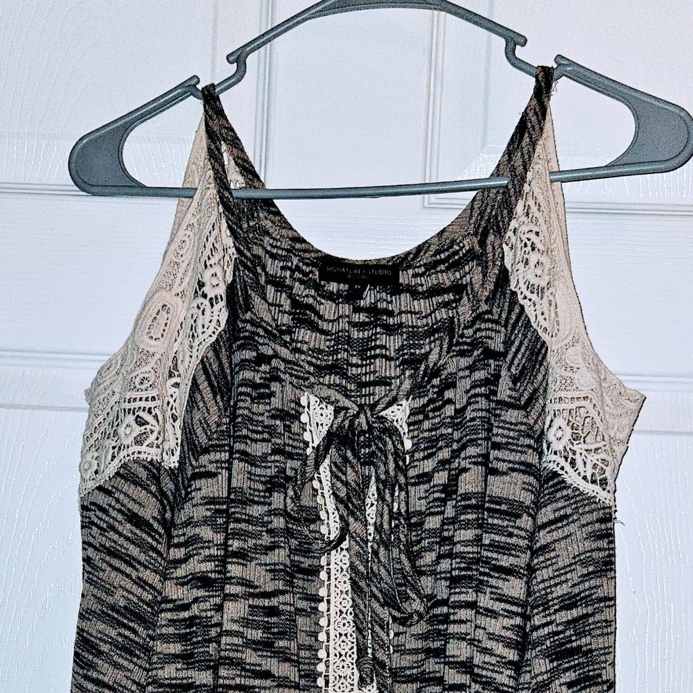 SIGNATURE STUDIO - PLUS SIZE - WOMENS BLOUSE